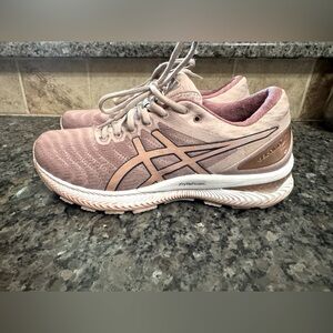 Asics Nimbus 22, Women’s Size 8.5